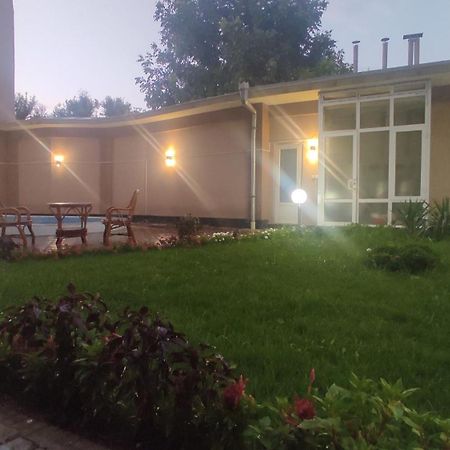 Rakat Hostel Tasjkent Exteriör bild