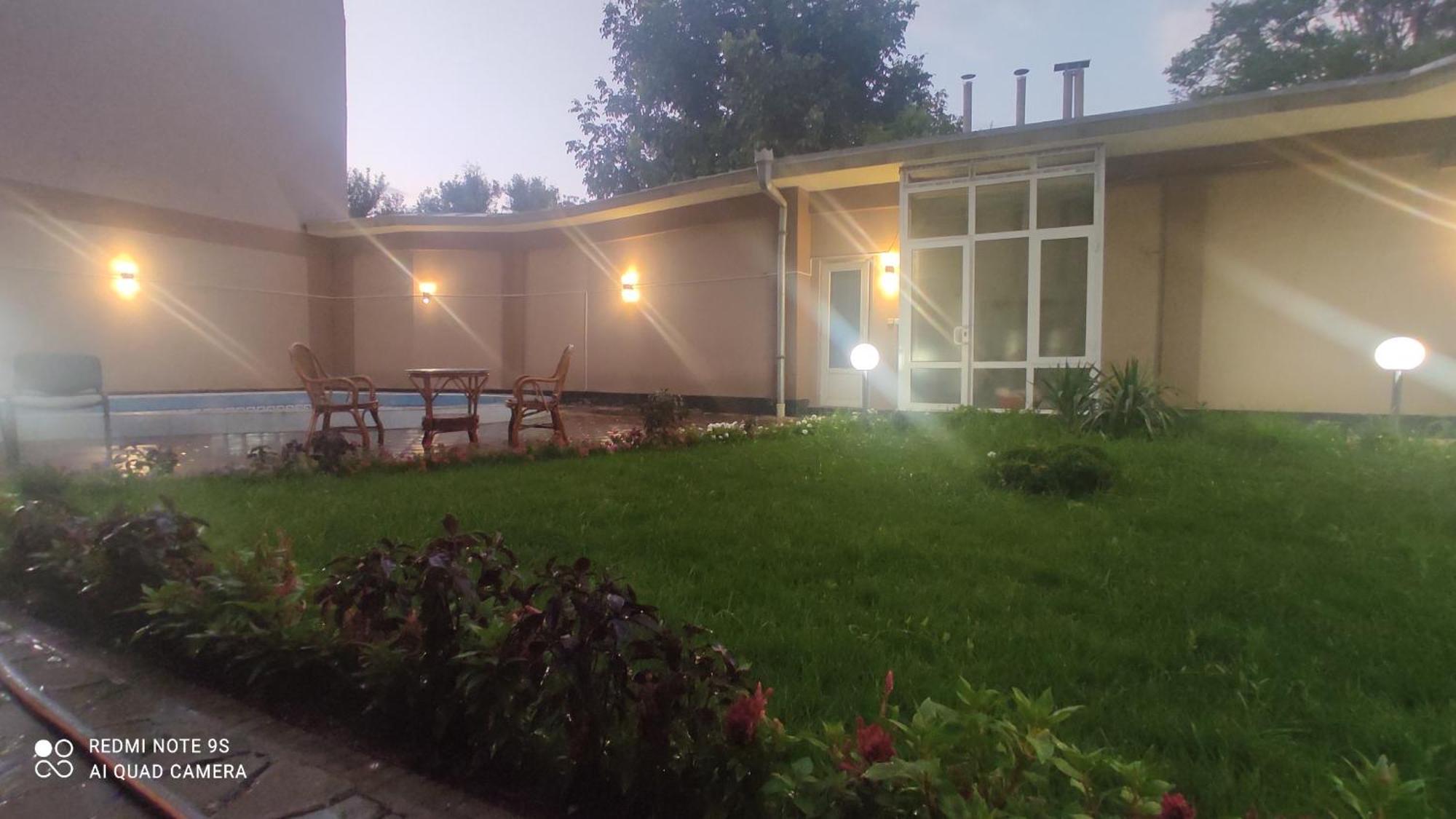 Rakat Hostel Tasjkent Exteriör bild