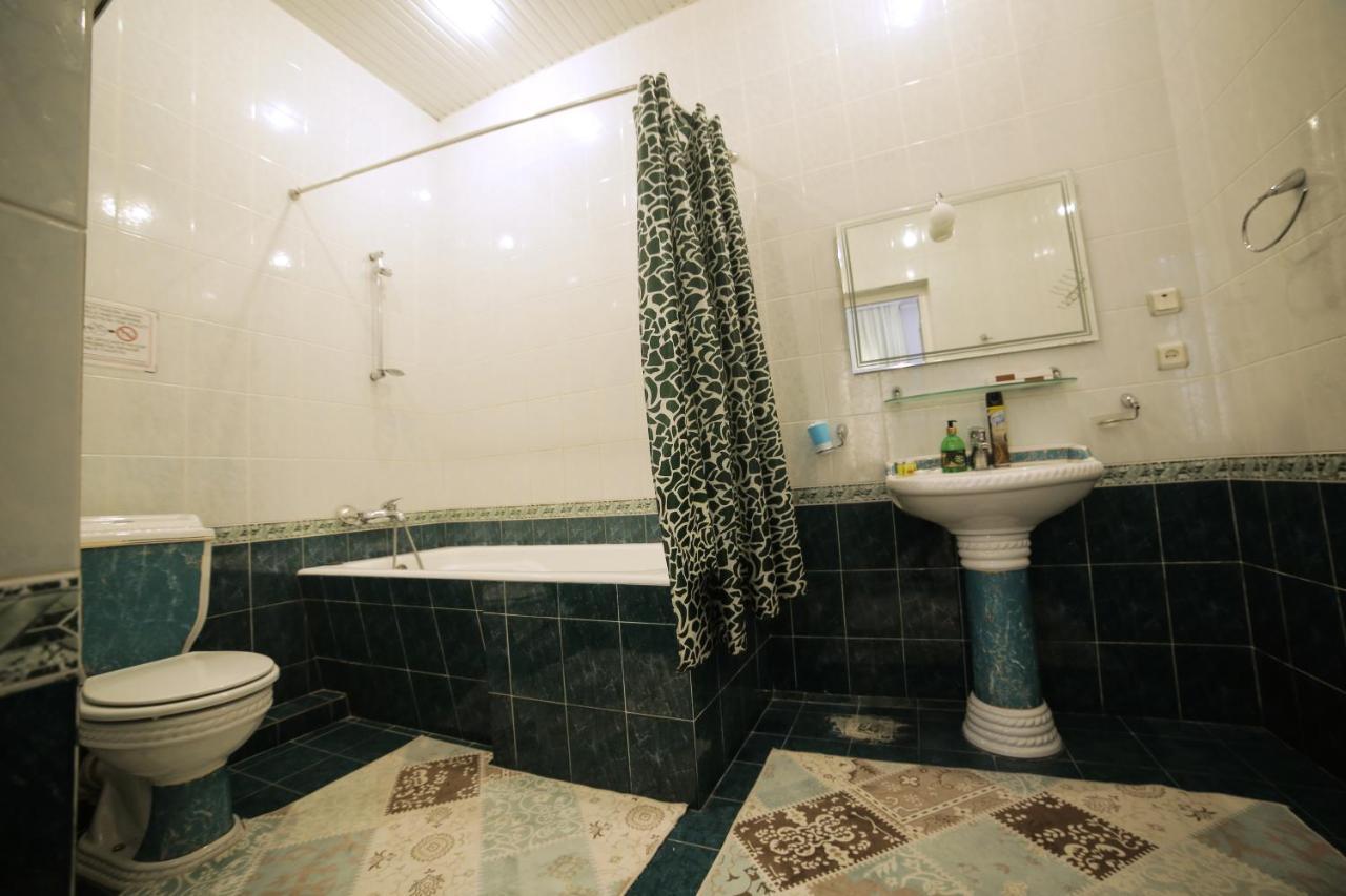 Rakat Hostel Tasjkent Exteriör bild