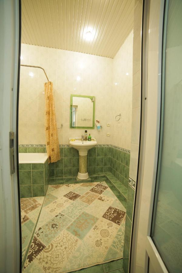 Rakat Hostel Tasjkent Exteriör bild